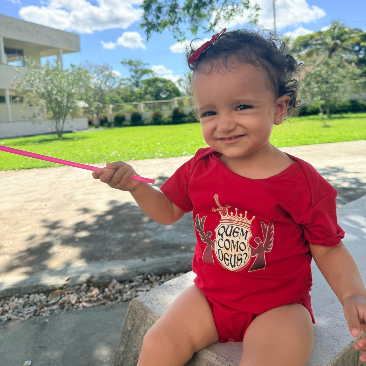 Camisa Quem Como Deus Vermelha Infantil - Imagem 4